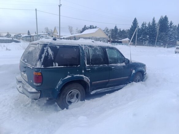 1995 Ford Explorer II, зелёный, 355000 рублей - вид 1