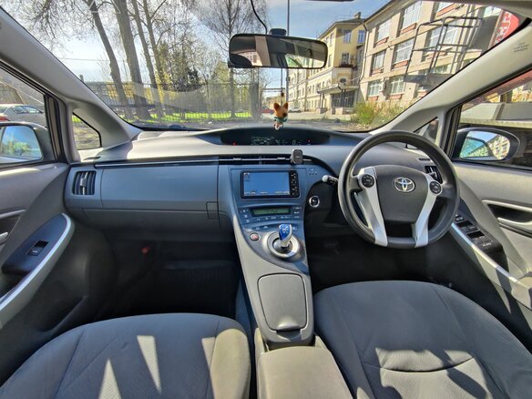 2010 Toyota Prius III (XW30), серый, 970000 рублей - вид 11