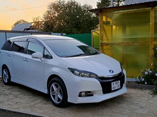 2013 Toyota Wish II Рестайлинг, белый, 2000000 рублей, вид 4