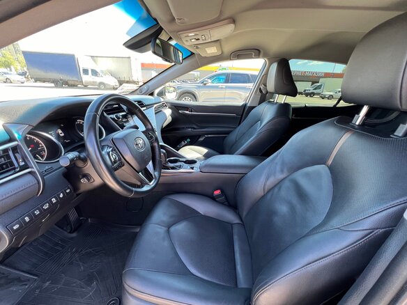 2019 Toyota Camry VIII (XV70), белый, 3900000 рублей - вид 4