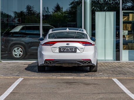 2021 Kia Stinger I, белый, 2335000 рублей, вид 5