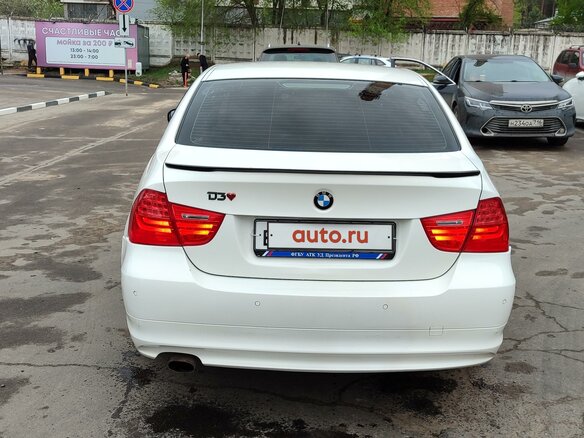 2011 BMW 3 серии 318i V (E90/E91/E92/E93) Рестайлинг, белый, 1700000 рублей - вид 1