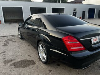 2005 Mercedes-Benz S-Класс 350 V (W221), чёрный, 1500000 рублей, вид 3