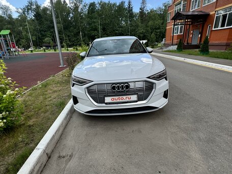 2021 Audi e-tron 55 I, белый, 7500000 рублей, вид 1