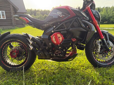 2015 MV Agusta Brutale 800, красный, 1350000 рублей, вид 2