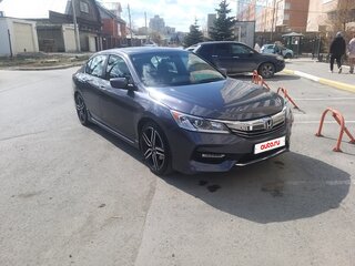2017 Honda Accord IX Рестайлинг, серый, 1980000 рублей, вид 1