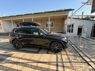2021 BMW X5 30d IV (G05/G18), чёрный, 9900900 рублей, вид 3