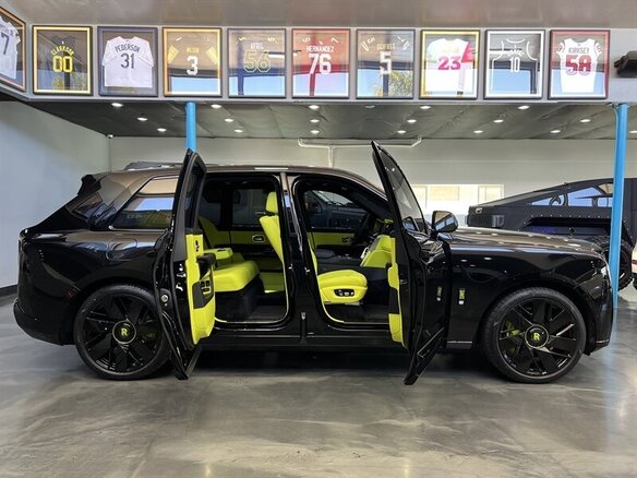 2025 Rolls-Royce Cullinan Black Badge I Рестайлинг (Series II), чёрный, 55018311 рублей - вид 7