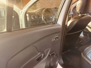 2017 Renault Logan II, белый, 630000 рублей, вид 4
