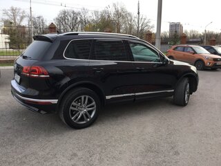 2016 Volkswagen Touareg II Рестайлинг, чёрный, 3550000 рублей, вид 3