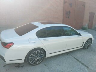 2021 BMW 7 серии 740d xDrive VI (G11/G12) Рестайлинг, белый, 6800000 рублей, вид 3
