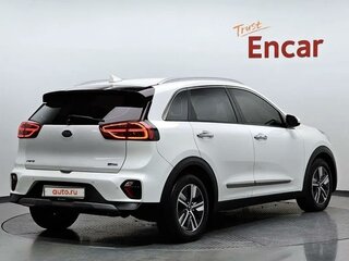 2021 Kia Niro I Рестайлинг, белый, 1850000 рублей, вид 2