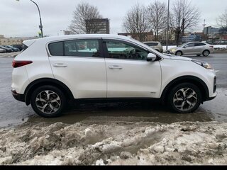 2018 Kia Sportage IV Рестайлинг, белый, 2100000 рублей, вид 4