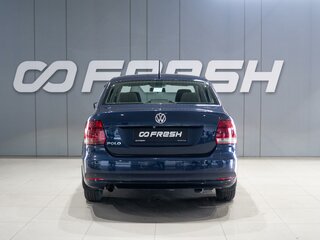 2016 Volkswagen Polo V Рестайлинг, синий, 1049000 рублей, вид 4