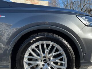 2020 Audi Q7 45 TDI II (4M) Рестайлинг, серый, 7950000 рублей, вид 4