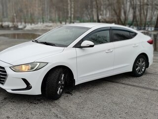 2018 Hyundai Elantra VI (AD), белый, 1750000 рублей, вид 3