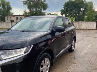 2019 Mitsubishi Outlander III Рестайлинг 3, чёрный, 2250000 рублей, вид 1