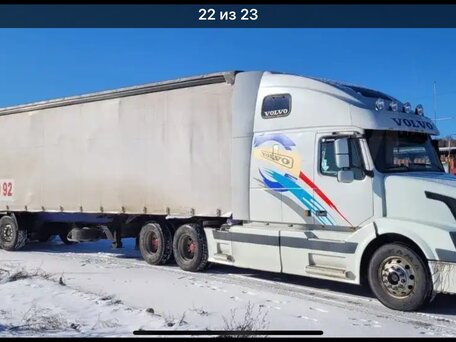 2003 Volvo VNL, белый, 2200000 рублей, вид 2