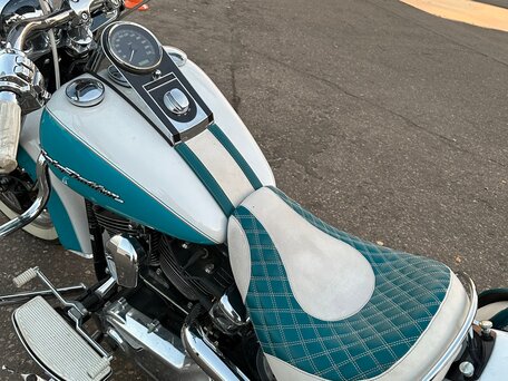 2017 Harley-Davidson Softail Deluxe, голубой, 1700000 рублей, вид 2