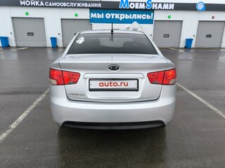 2010 Kia Cerato 4-speed II, серебристый, 520000 рублей, вид 4