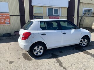 2013 Skoda Fabia II Рестайлинг, белый, 490000 рублей, вид 5