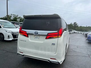 2020 Toyota Alphard III Рестайлинг, белый, 5670000 рублей, вид 1