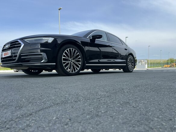 2019 Audi A8 Long 55 TFSI IV (D5), чёрный, 4750000 рублей - вид 4
