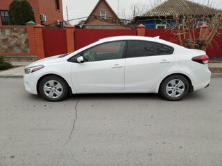 2016 Kia Forte II Рестайлинг, белый, 1350000 рублей, вид 4