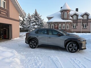 2023 Toyota bZ4X I, серый, 2900000 рублей, вид 1