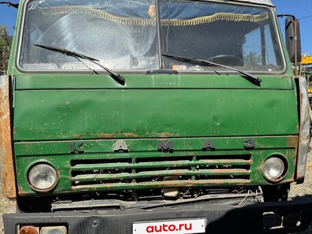 1994 КамАЗ 55102, зелёный, 750000 рублей, вид 1