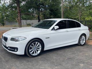 2013 BMW 5 серии 528i xDrive VI (F10/F11/F07) Рестайлинг, белый, 2500000 рублей, вид 1