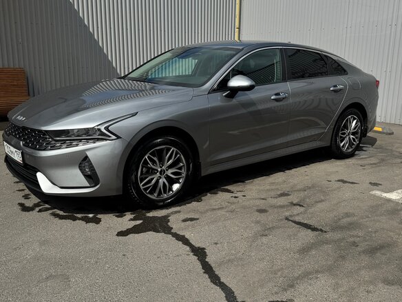 2022 Kia K5 III, серый, 3000000 рублей - вид 5
