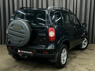 2017 Chevrolet Niva I Рестайлинг, чёрный, 749900 рублей, вид 2