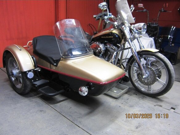 2003 Harley-Davidson CVO, золотистый, 1270000 рублей