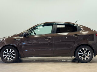 2016 Kia Rio III Рестайлинг, коричневый, 875000 рублей, вид 2