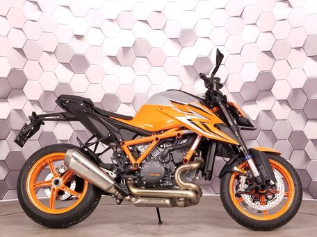 2023 KTM 1290 Super Duke R Evo, оранжевый, 1585000 рублей, вид 3