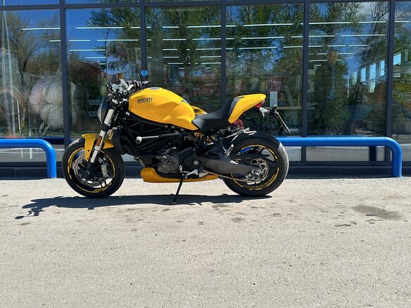 2018 Ducati Monster 821, жёлтый, 1000000 рублей - вид 1
