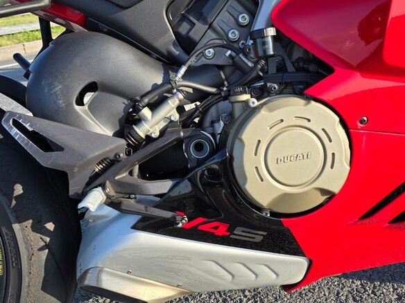 2022 Ducati Panigale V4, красный, 2900000 рублей - вид 5