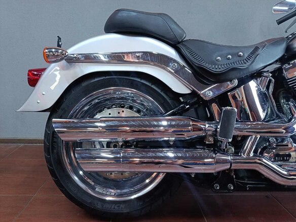 2009 Harley-Davidson Fat Boy, серый, 870000 рублей - вид 12