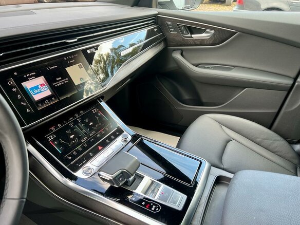 2021 Audi Q8 45 TDI I (4M), белый, 9490000 рублей - вид 8