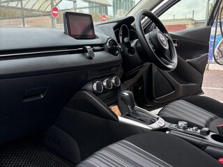 2020 Mazda 2 III (DJ) Рестайлинг, чёрный, 1600000 рублей, вид 5