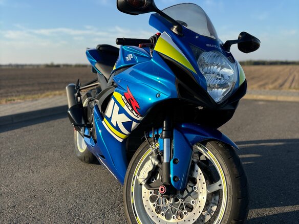 2019 Suzuki GSX-R 600, красный, 750000 рублей - вид 4