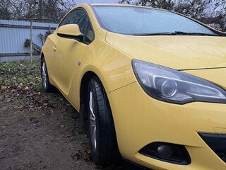 2012 Opel Astra GTC J Рестайлинг, жёлтый, 960000 рублей, вид 3