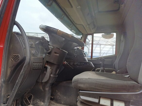 2022 IVECO-Hongyan 8x4 (CQ3406), красный, 1152158 рублей - вид 7