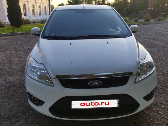 2010 Ford Focus II Рестайлинг, белый, 710000 рублей - вид 2