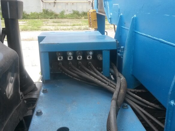 2010 Isuzu Автобетононасос, синий - вид 7