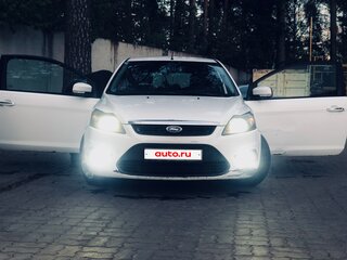 2010 Ford Focus II Рестайлинг, белый, 450000 рублей, вид 1