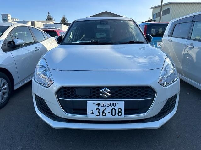 Открыть фотографии: Suzuki Swift V