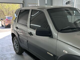2017 Chevrolet Niva I Рестайлинг, серебристый, 500000 рублей, вид 2