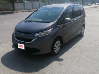 2018 Honda Freed II, серый, 1690000 рублей, вид 2